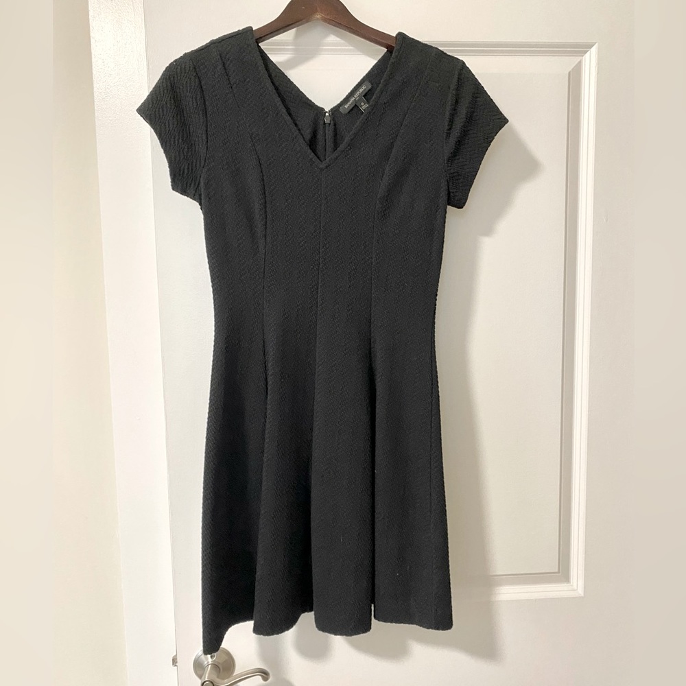 Banana Republic black v neck dress - size 0